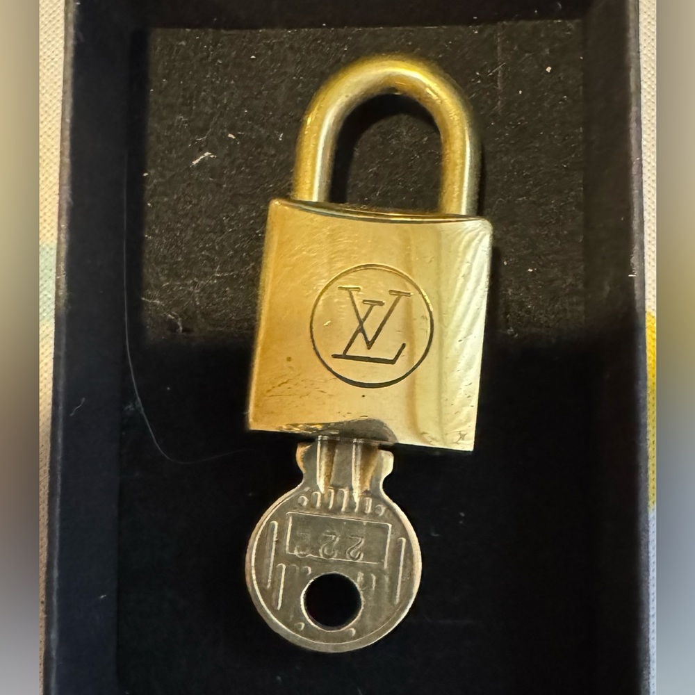Louis Vuitton Angel Lock & Key #222 Rare